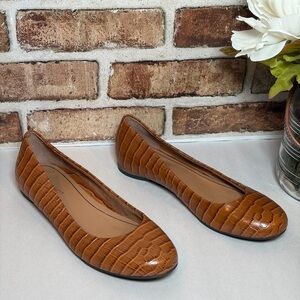 Vionic Hannah Croc Embossed Flats Size 7.5